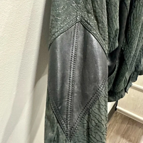 Andrew Marc Black Leather Jacket Size Large - Picture 3 of 16